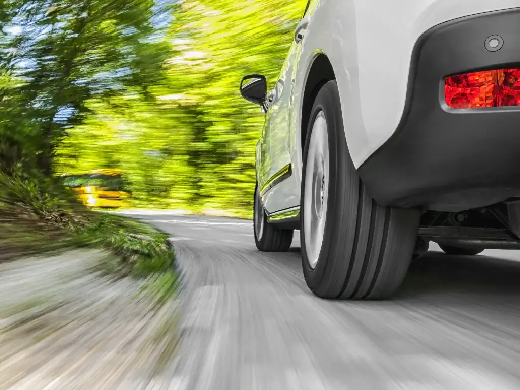 A car collision with a security lock icon, illustrating the GD09's instant event alerts and secure cloud storage.