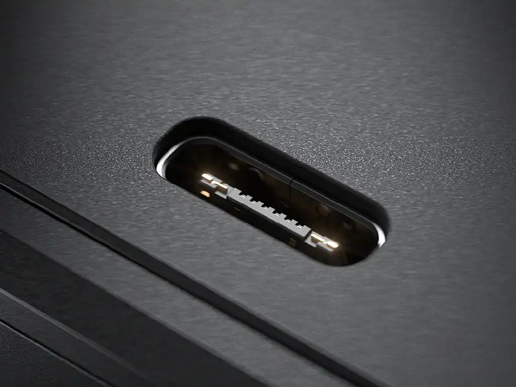 The GD09 dashcam demonstrating its loop recording feature, which automatically locks and saves important collision videos.