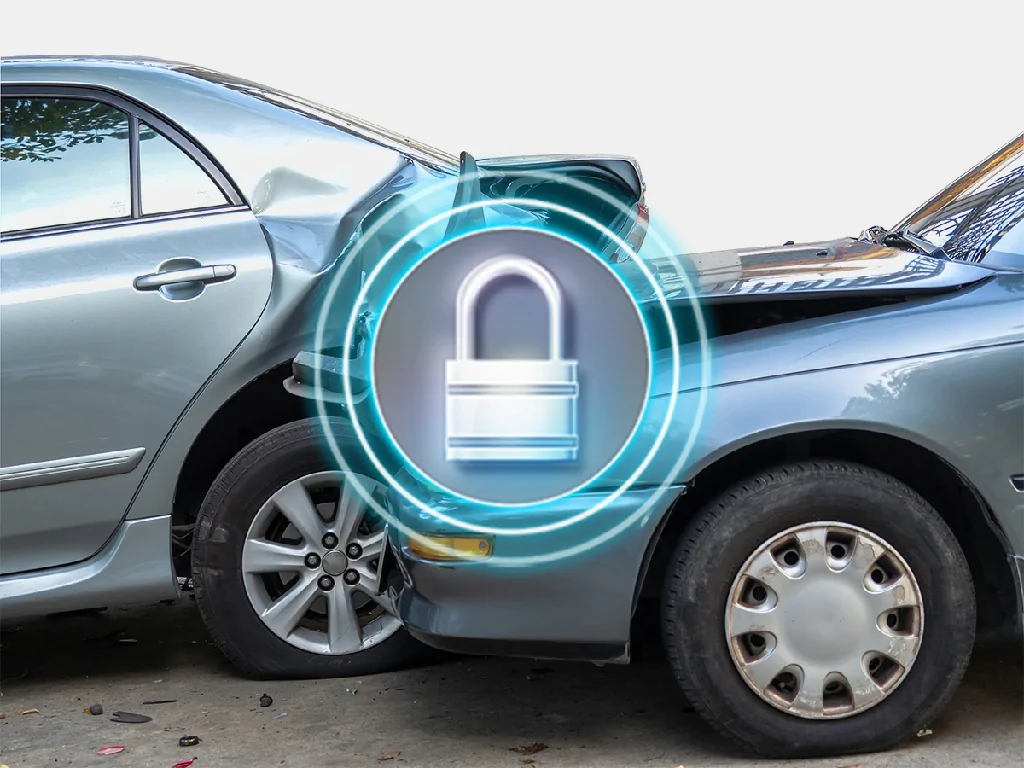 A car collision with a security lock icon, illustrating the GD09's instant event alerts and secure cloud storage.