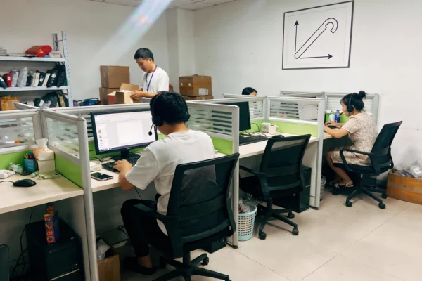 E-commerce operations supported by GPS tracking and IoT workflows for orders, logistics, and device services.